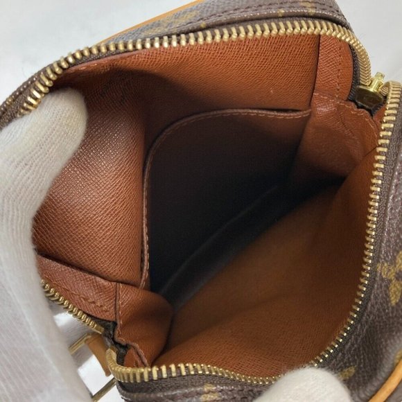 Authenticity Guarantee LOUIS VUITTON M45266 Monogram Danube Crossbody Pochette - Picture 9 of 15